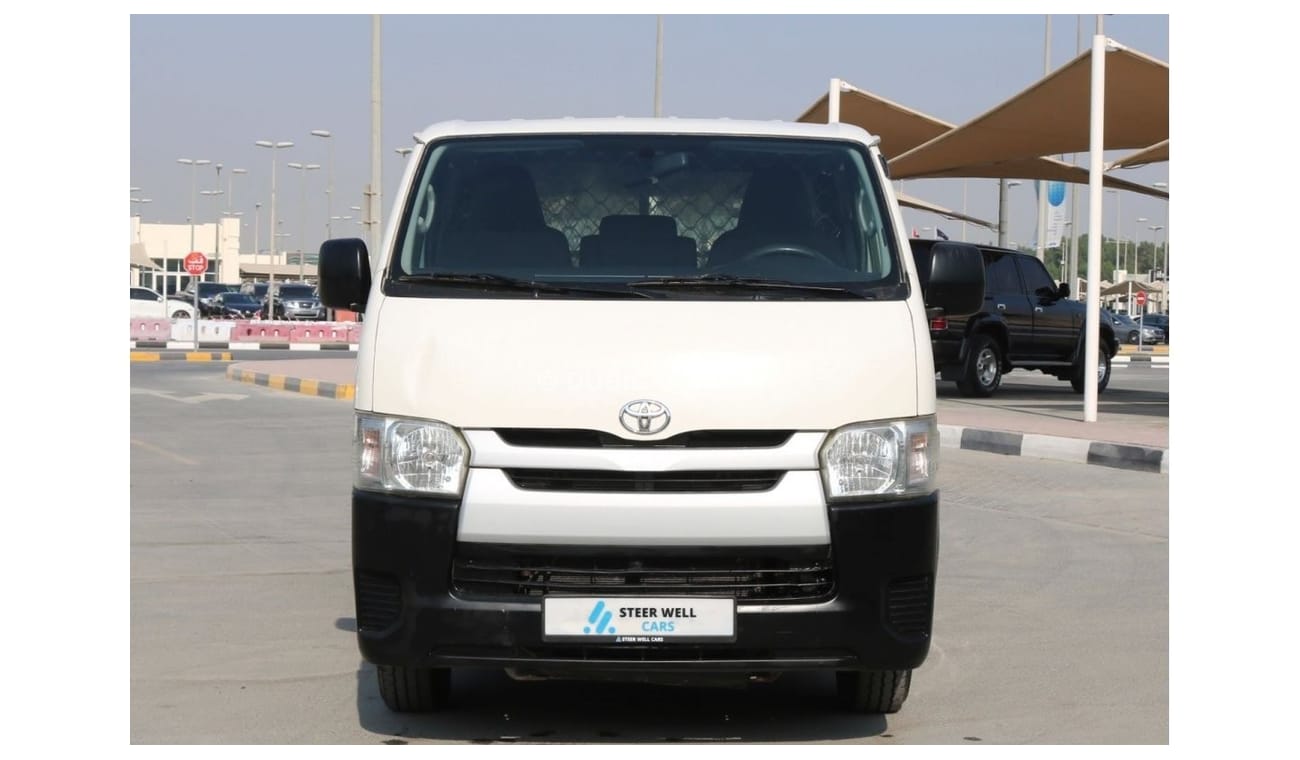Toyota Hiace 2015 | HIACE STANDARD ROOF MULTIPURPOSE DELIVERY VAN WITH GCC SPECS AND EXCELLENT CONDITION
