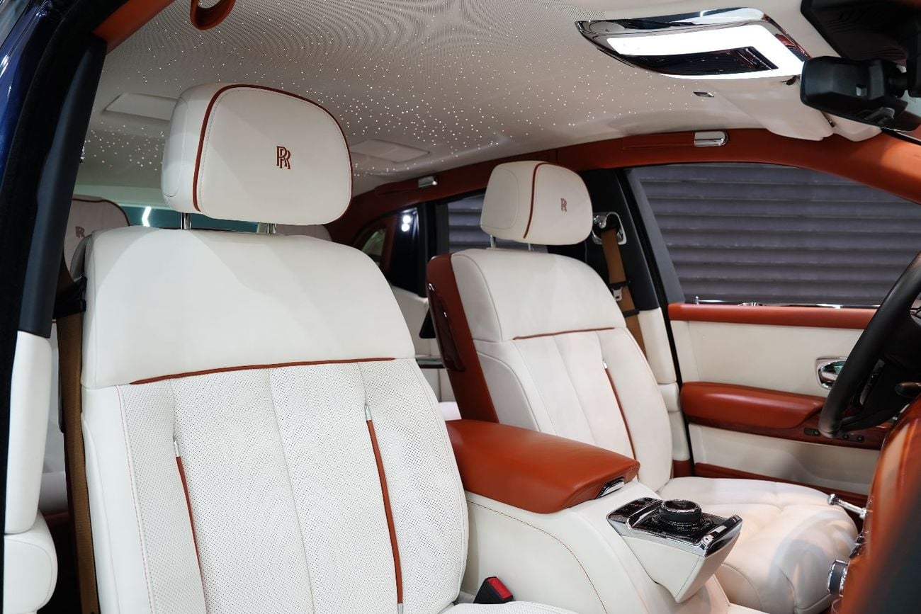 Rolls Royce Phantom SWB , Two-Tone, Illuminated Spirit of Ecstasy, Rear Screens, Dealer Warranty!!