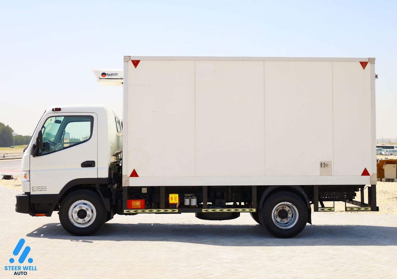 Mitsubishi Fuso Canter Fuso Chiller Dry Box 4.2L RWD Diesel MT - Low Mileage - Ready to Drive - GCC