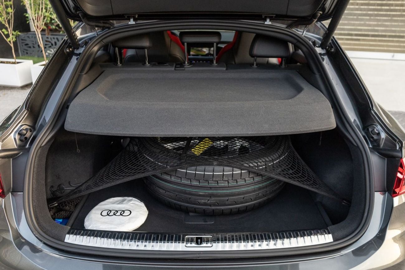 أودي RSQ3 Sportback TFSI quattro 2.5L Audi RS Q3 Sportback TFSI Quattro S-Tronic 2024 GCC | Agency Warranty | Service Contract
