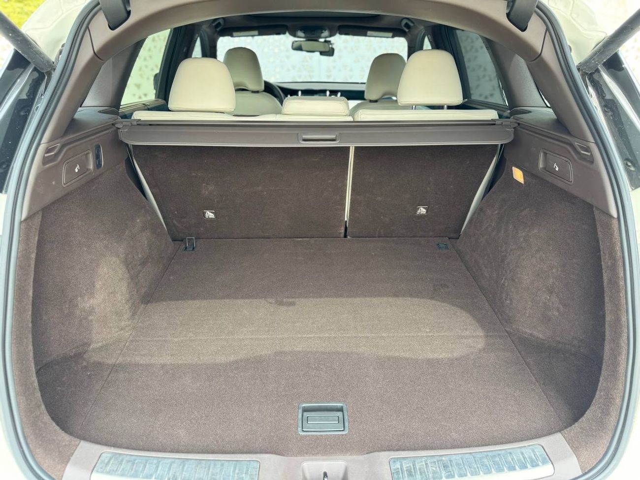 إنفينيتي QX50 2.0T Luxe (AWD)