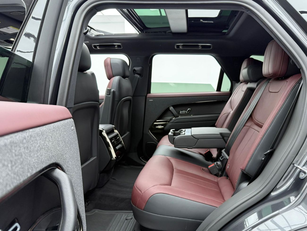 لاند روفر رينج روفر سبورت 2023 Range Rover HSE Dynamic, Warranty, Very Low Km, Excellent Condition