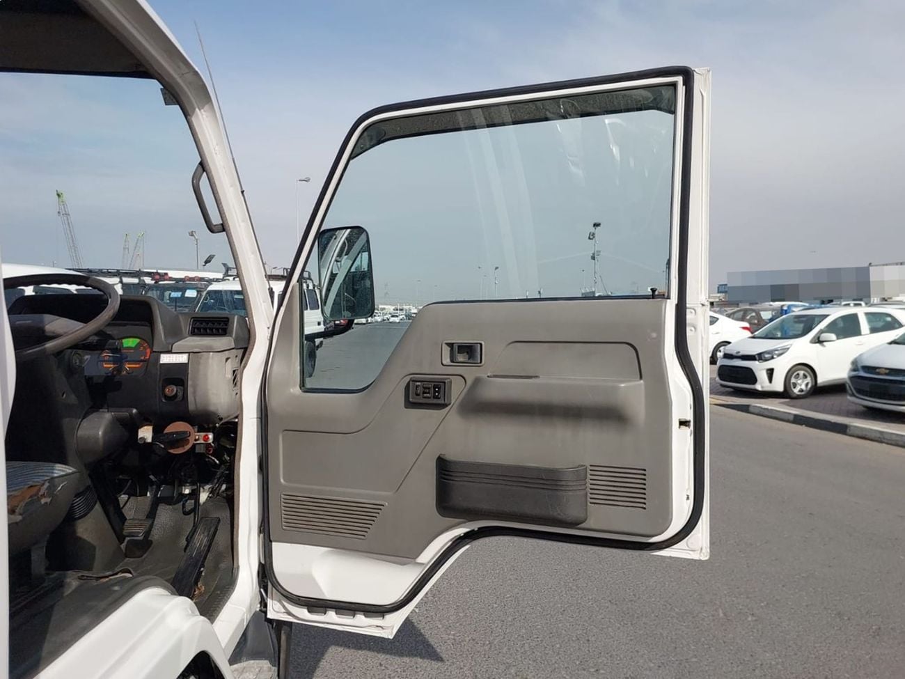 Mitsubishi Fuso Canter MITSUBISHI CANTER TRUCK RHD 1992 MODEL 4.2 L DIESEL MANUAL(PM81640)