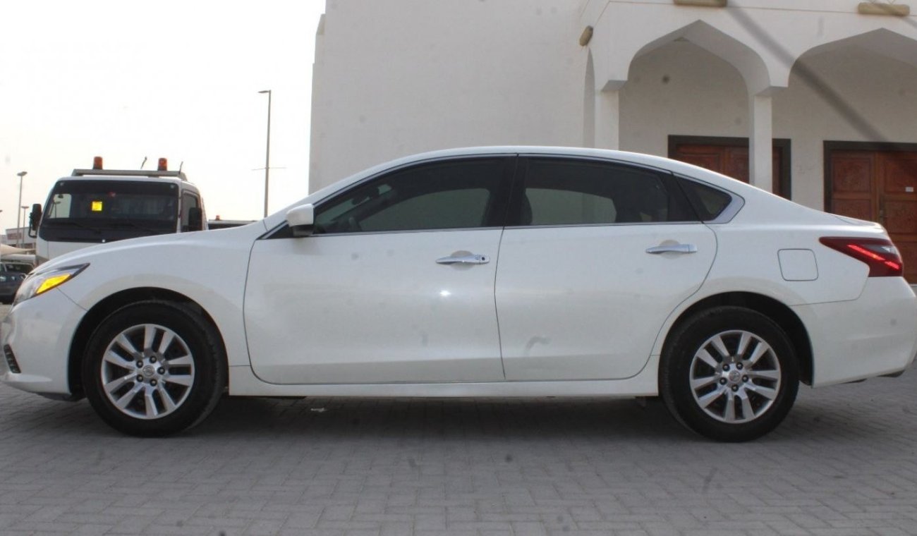 Nissan Altima S NISSAN ALTIMA 2018 WHITE GCC EXCELLENT CONDITION WITHOUT ACCIDENT