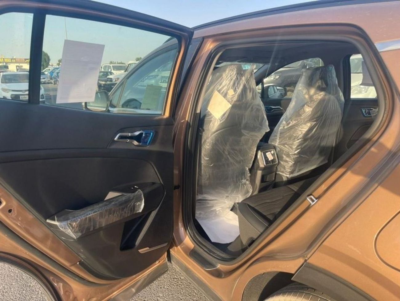 Kia Sportage 1.6L Petrol Auto, gray and silver color available