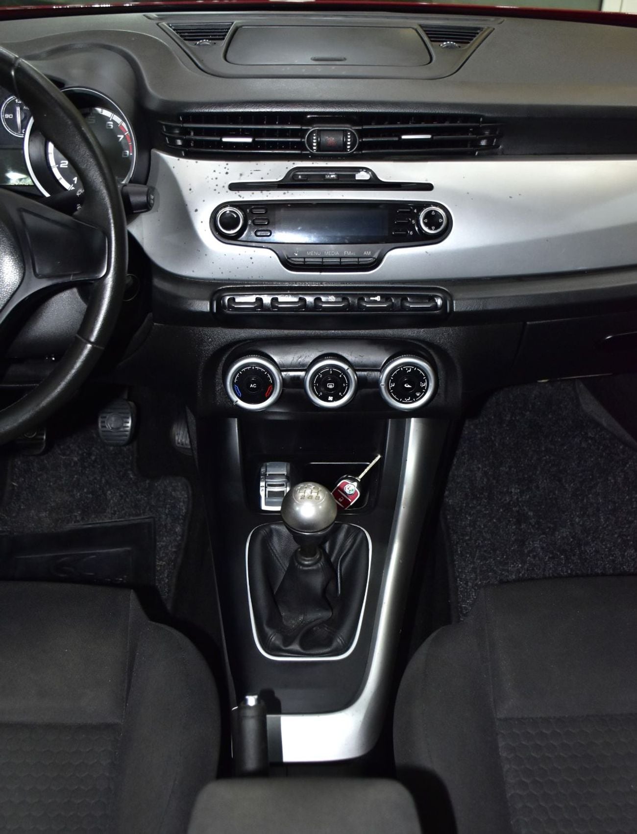 Alfa Romeo Giulietta EXCELLENT DEAL for our Alfa Romeo Giulietta ( 2013 Model ) in Red Color Japanese Specs