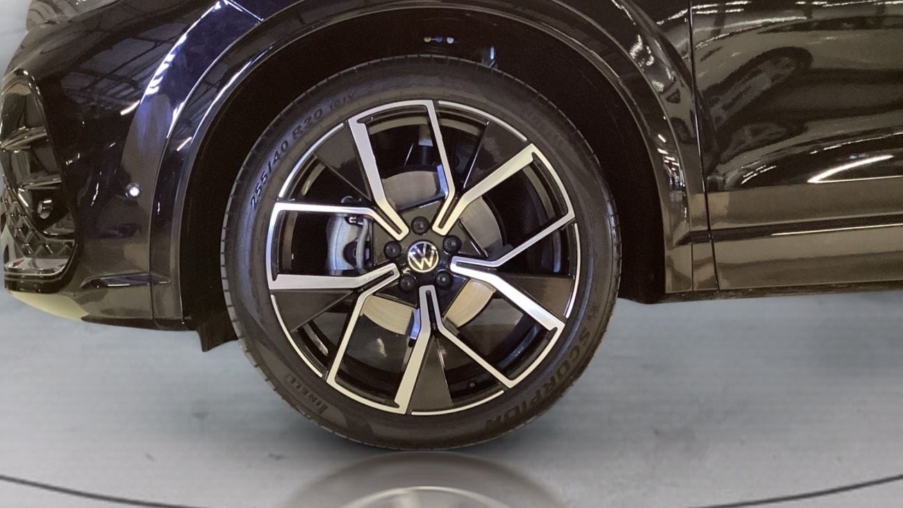 فولكس واجن تيجوان R-Line | شامل الضمان | 0 ﺪﻔﻋﺓ ﺃﻮﻟﻯ