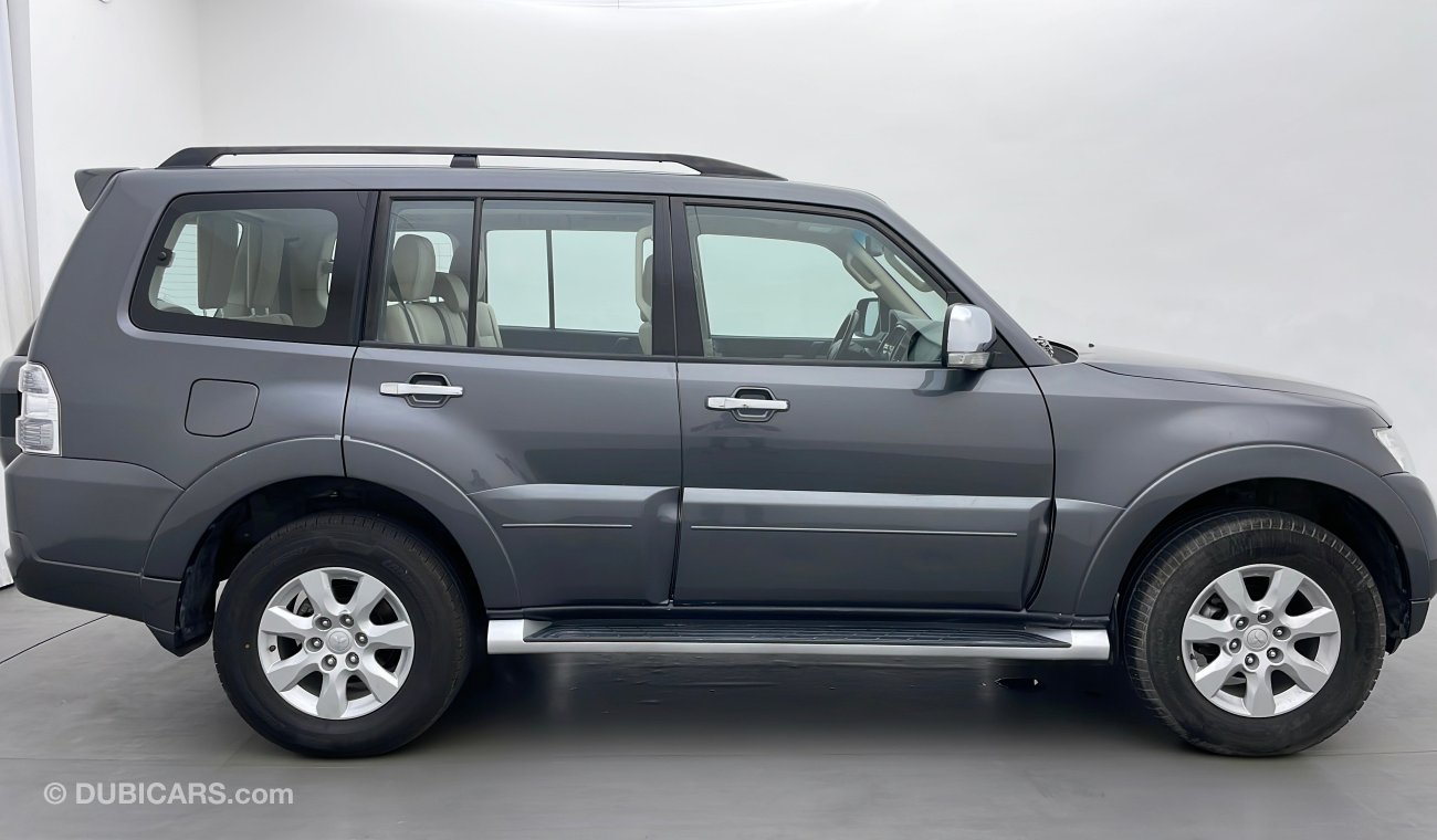 Mitsubishi Pajero GLS MIDLINE WITH SUNROOF 3.5 | Under Warranty | Inspected on 150+ parameters