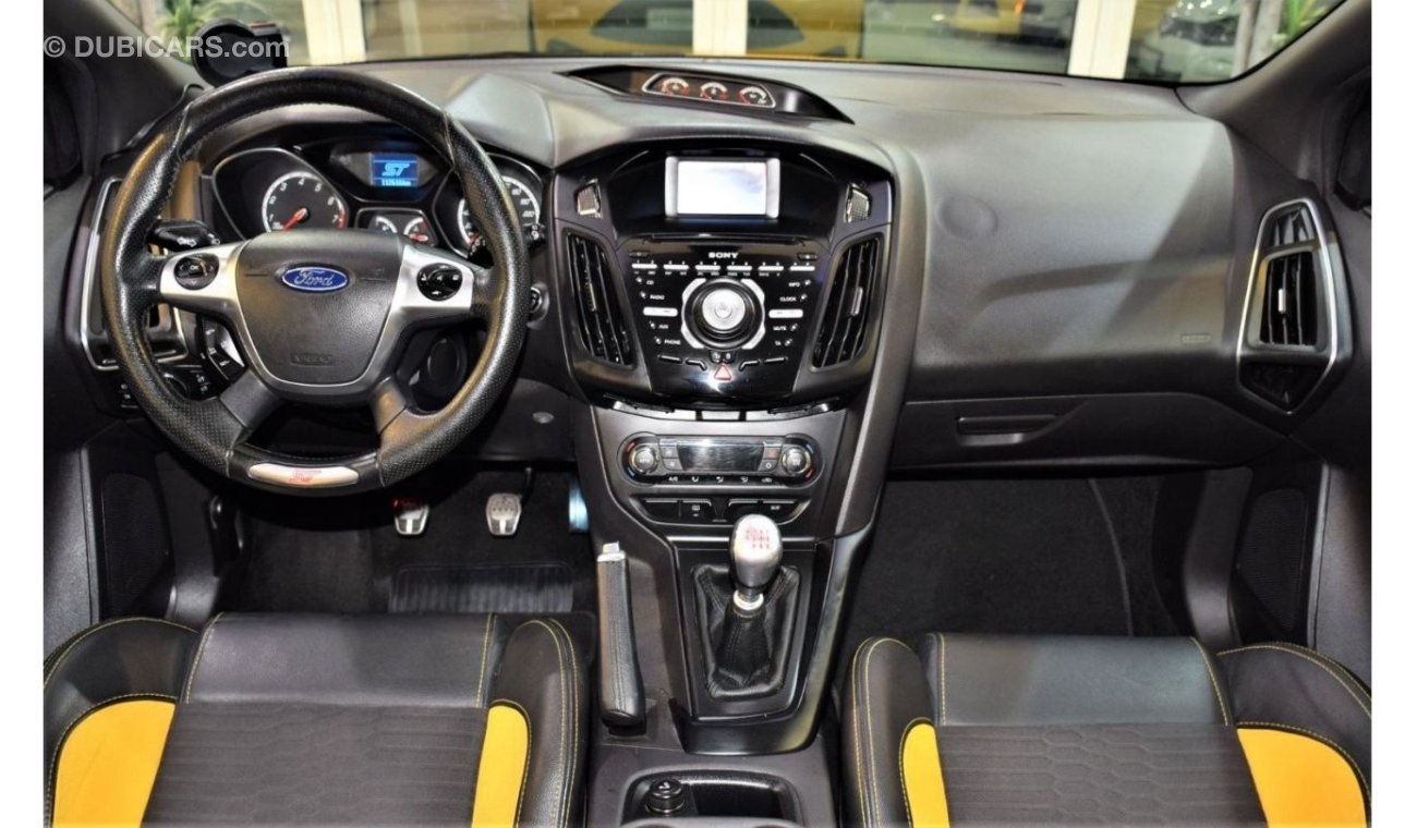 Ford Focus ORIGINAL PAINT ( صبغ وكاله ) Ford Focus ST 2014 Model! GCC Specs