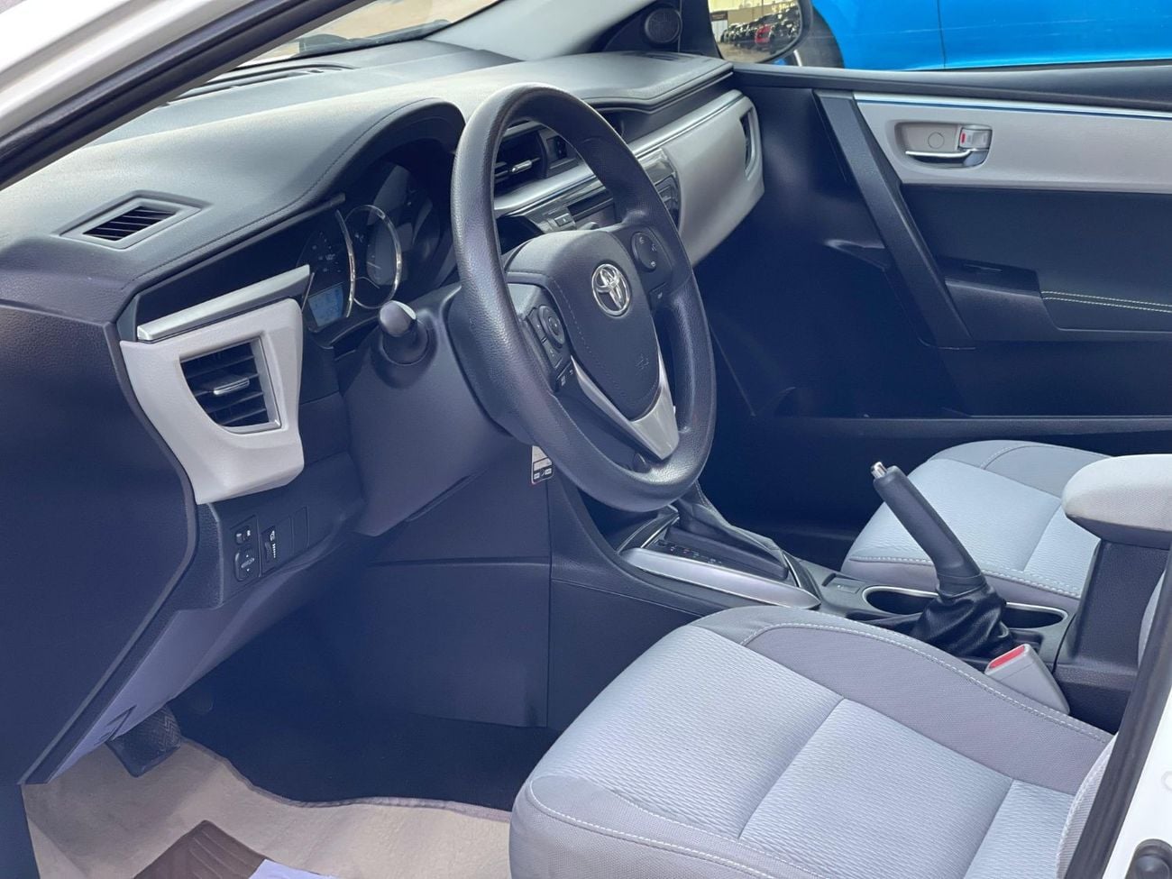 Toyota Corolla LE 1.8L V4 IN PERFECT CONDITION