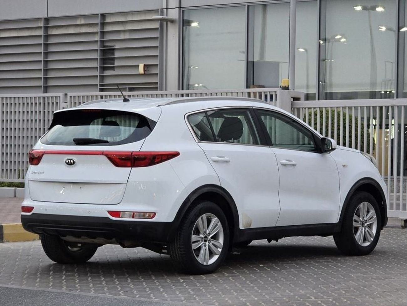Kia Sportage LX Top 2.4L KIA SPORTAGE 2017 GCC ORGINAL PAINT // ACCIDENT FREE // GOOD CONDITION