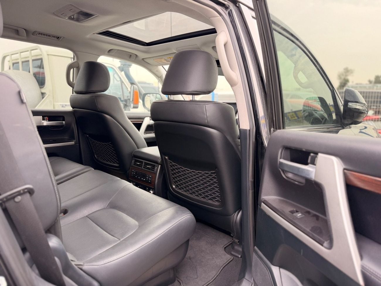 Toyota Land Cruiser GXR Sahara Full Option