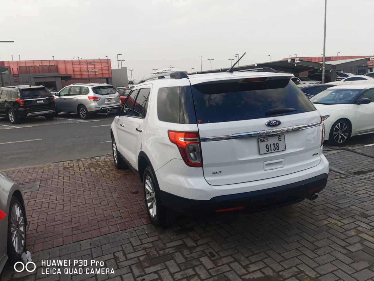 Ford Explorer Std 3.5L 4WD full option, panoramic