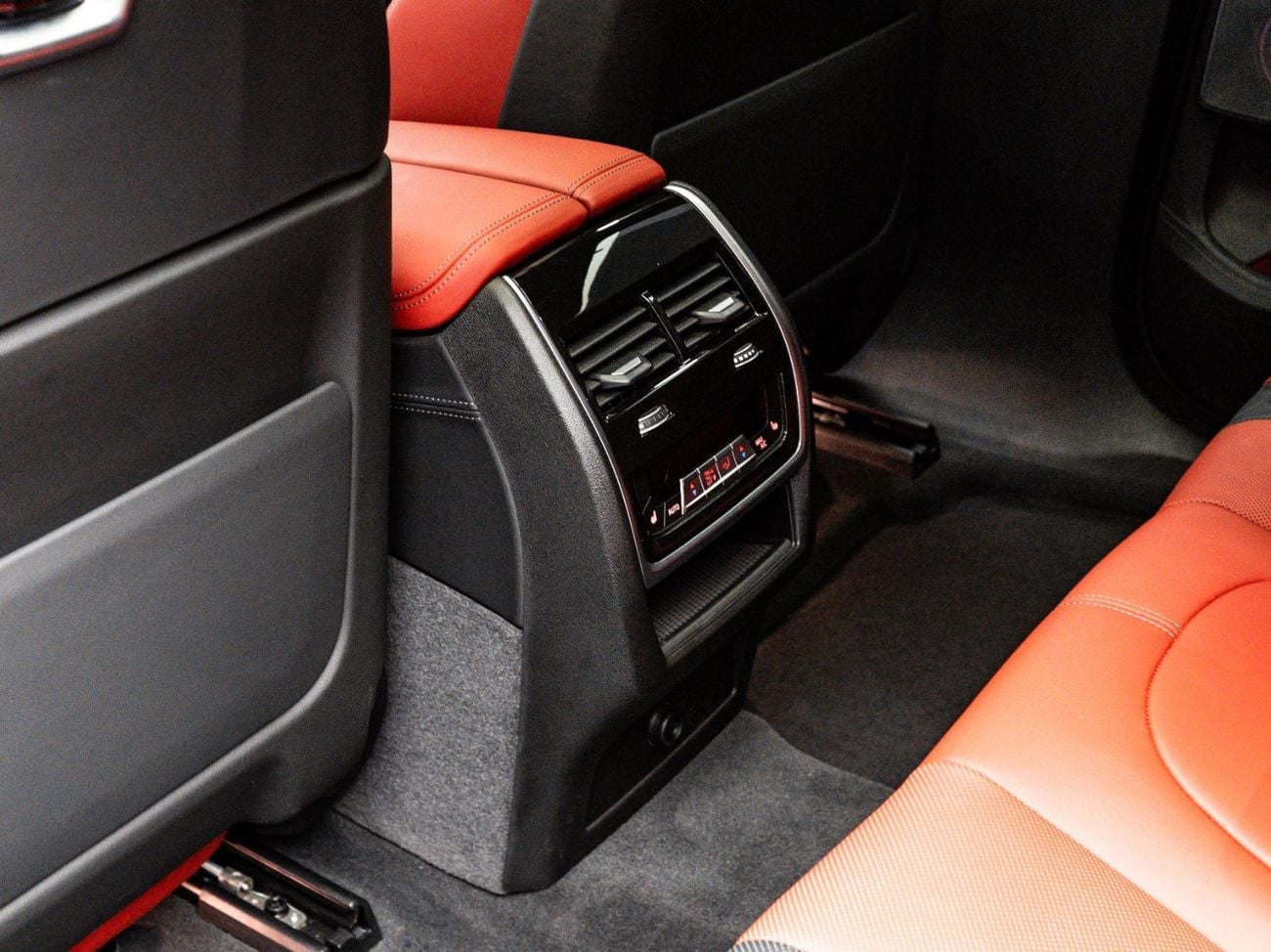 بي أم دبليو X6 M 2025 BMW X6M Competition, 4.4 TC V8, AWD, 617bhp, 8 Speed Auto