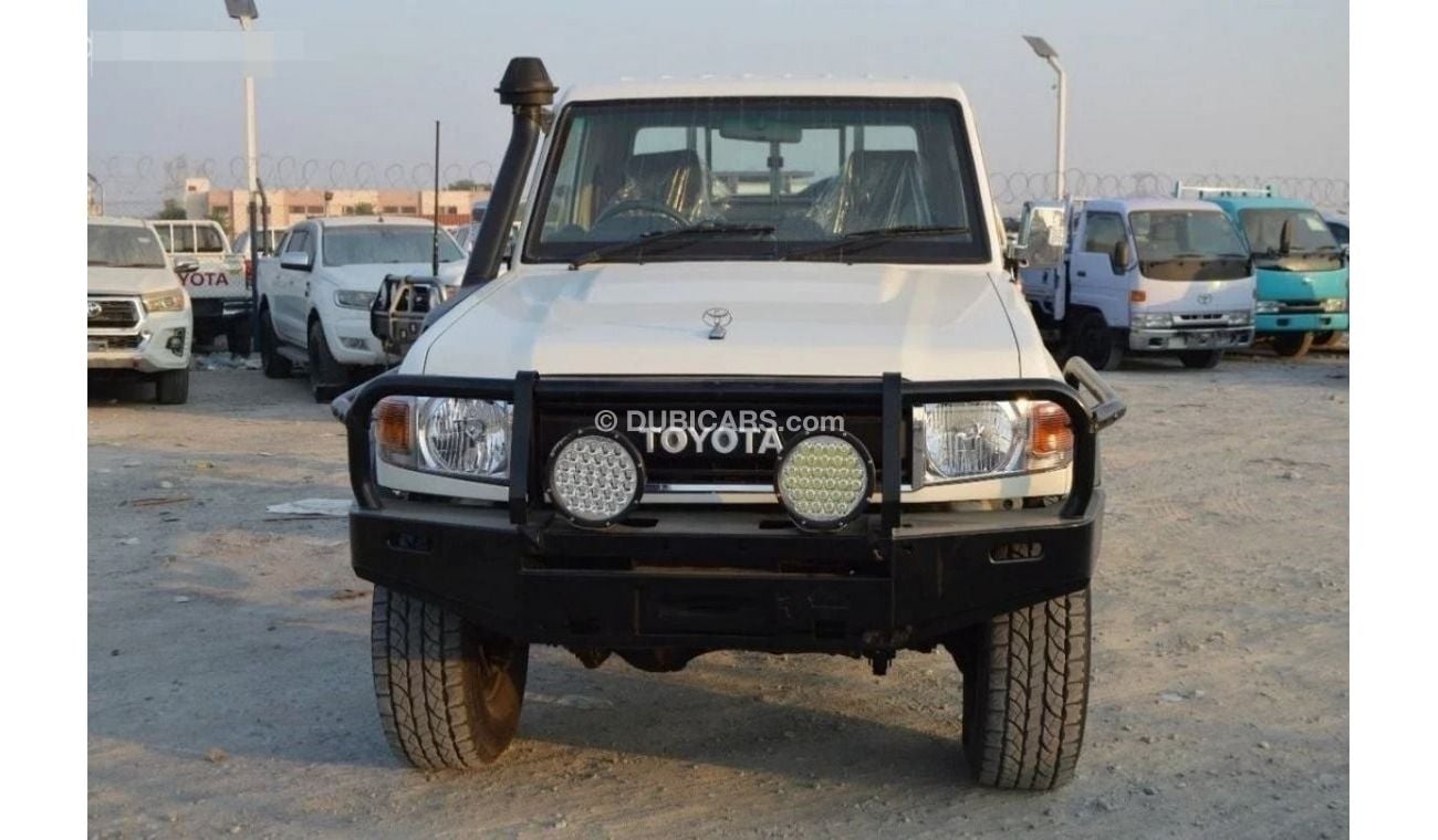 Used Toyota Land Cruiser Pick Up 2018 for sale in Dubai - 698342