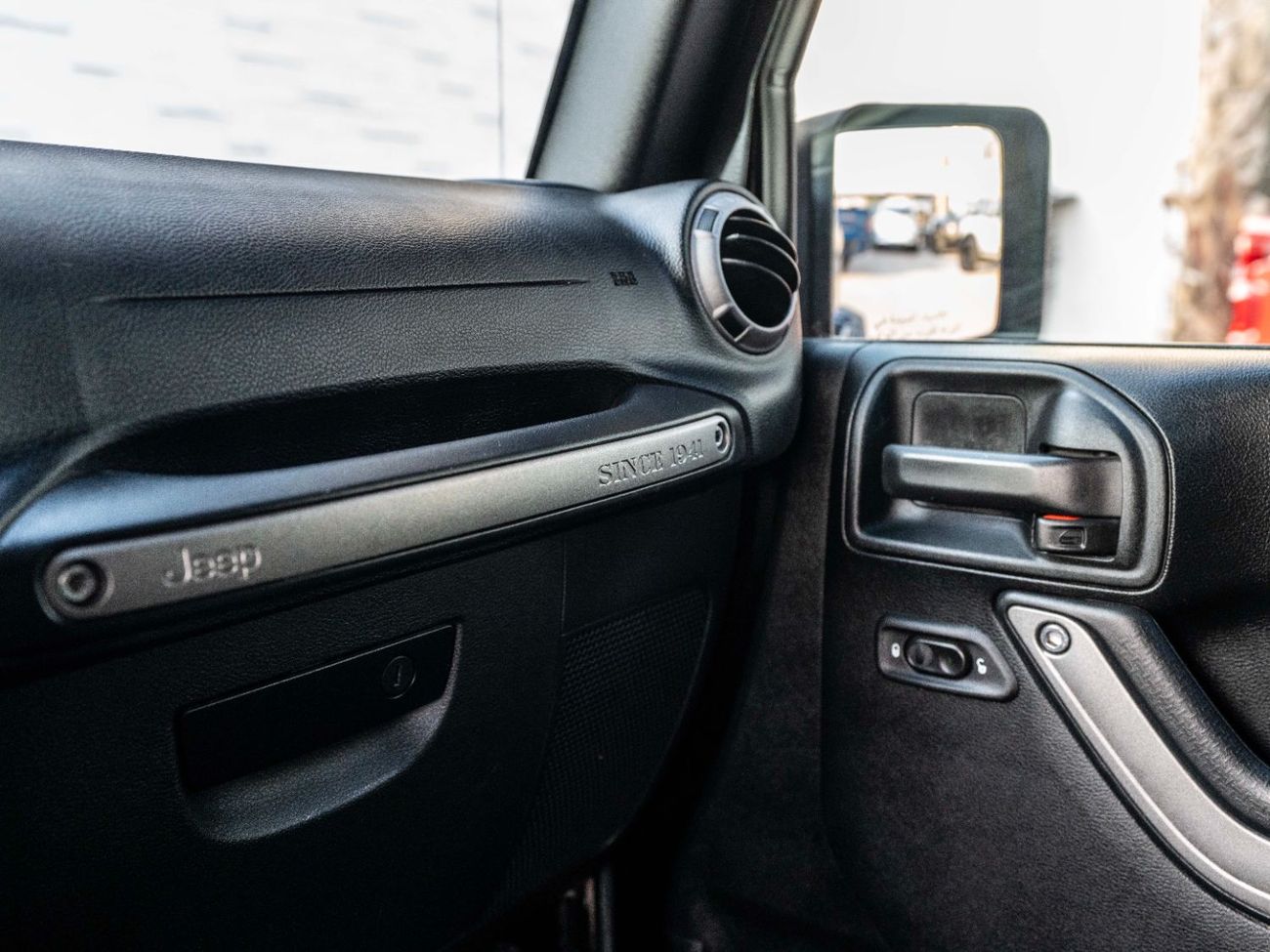 جيب رانجلر Sport 3.6L A/T (4 Seater)