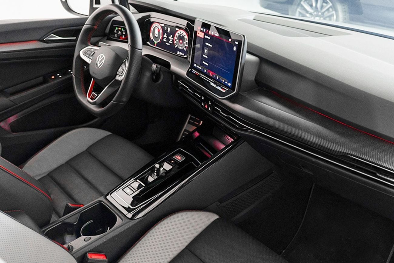 Volkswagen Golf STD Sport 2.0T