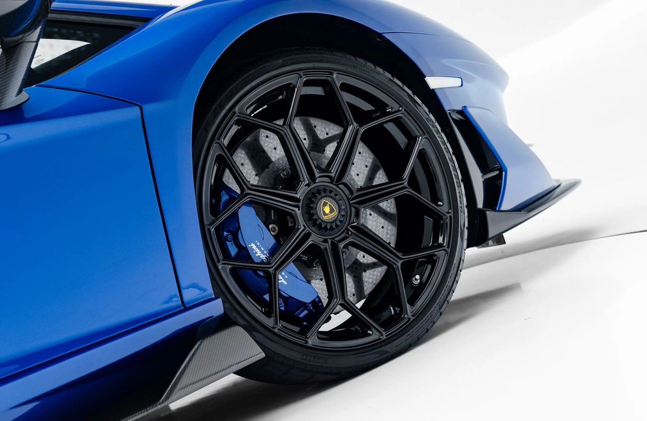 Lamborghini Aventador 6.5L V12 Naturally Aspirated Engine