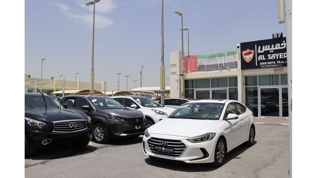 Hyundai Elantra GL High ACCIDENTS FREE - GCC - SUNROOF - ENGINE 1600 CC - PERFECT CONDITION INSIDE OUT