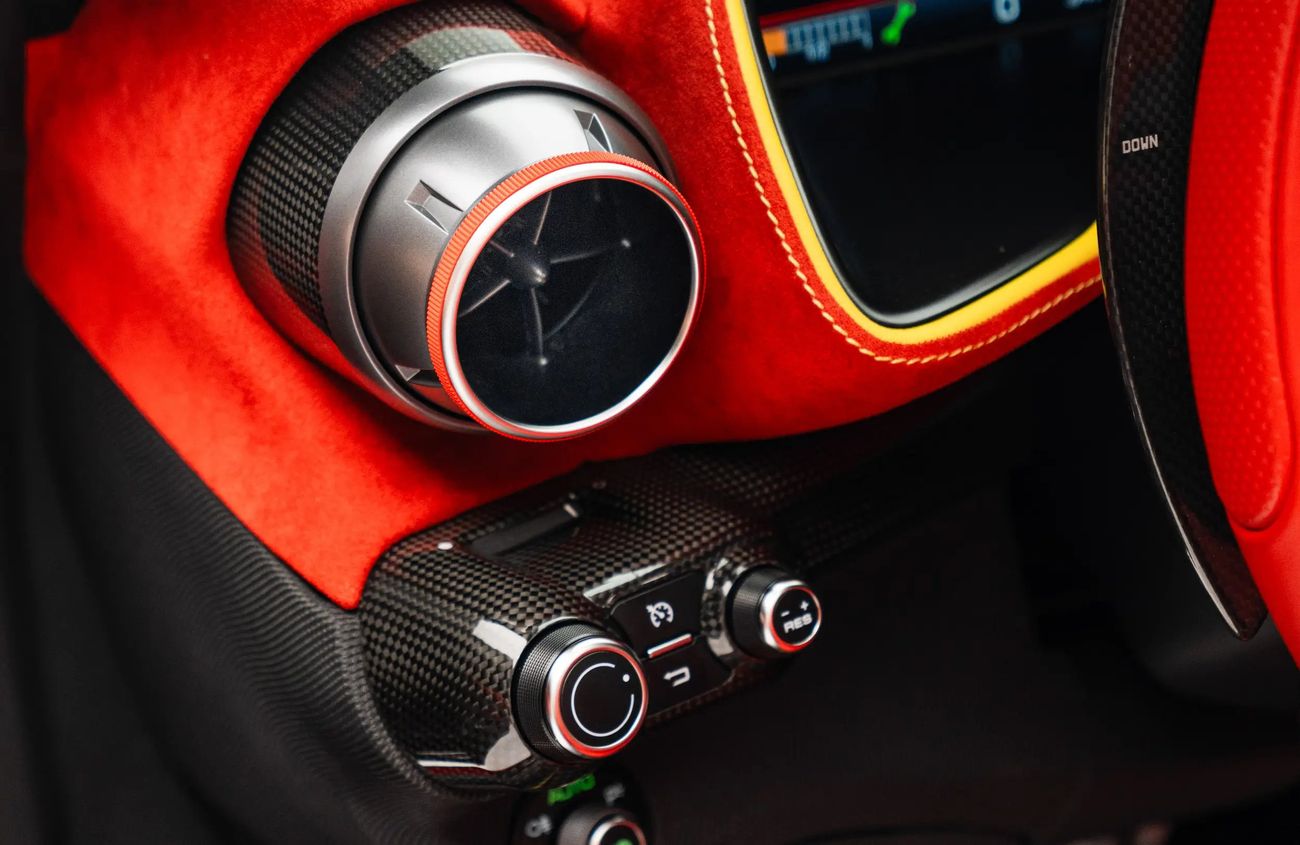 فيراري 812 كومبيتيزون 6.5L V12 Naturally Aspirated Engine