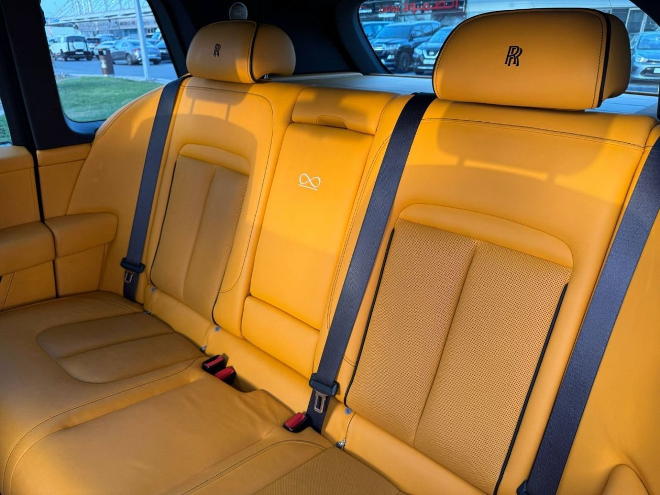 رولز رويس كولينان BLACK BADGE GCC SPEC NEAT AND CLEAN