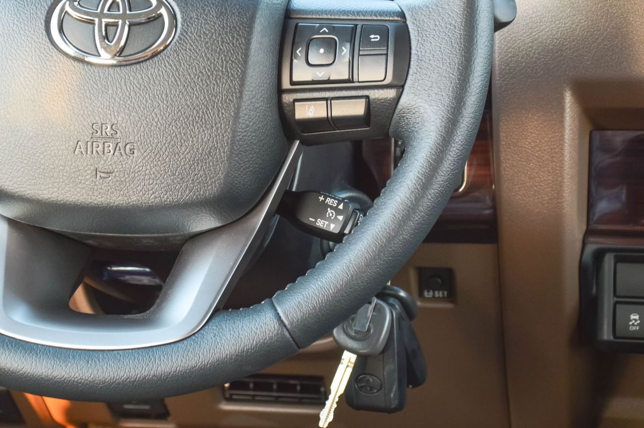 تويوتا لاند كروزر 70 TOYOTA LAND CRUISER 76 2.8L 4WD DIESEL SUV 2025