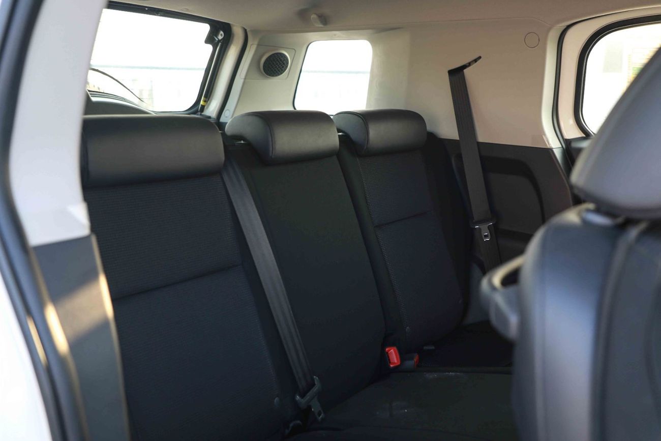 Toyota FJ Cruiser 2023 Toyota FJ Cruiser 4.0 W/0 JBL - White inside Grey | Export Only