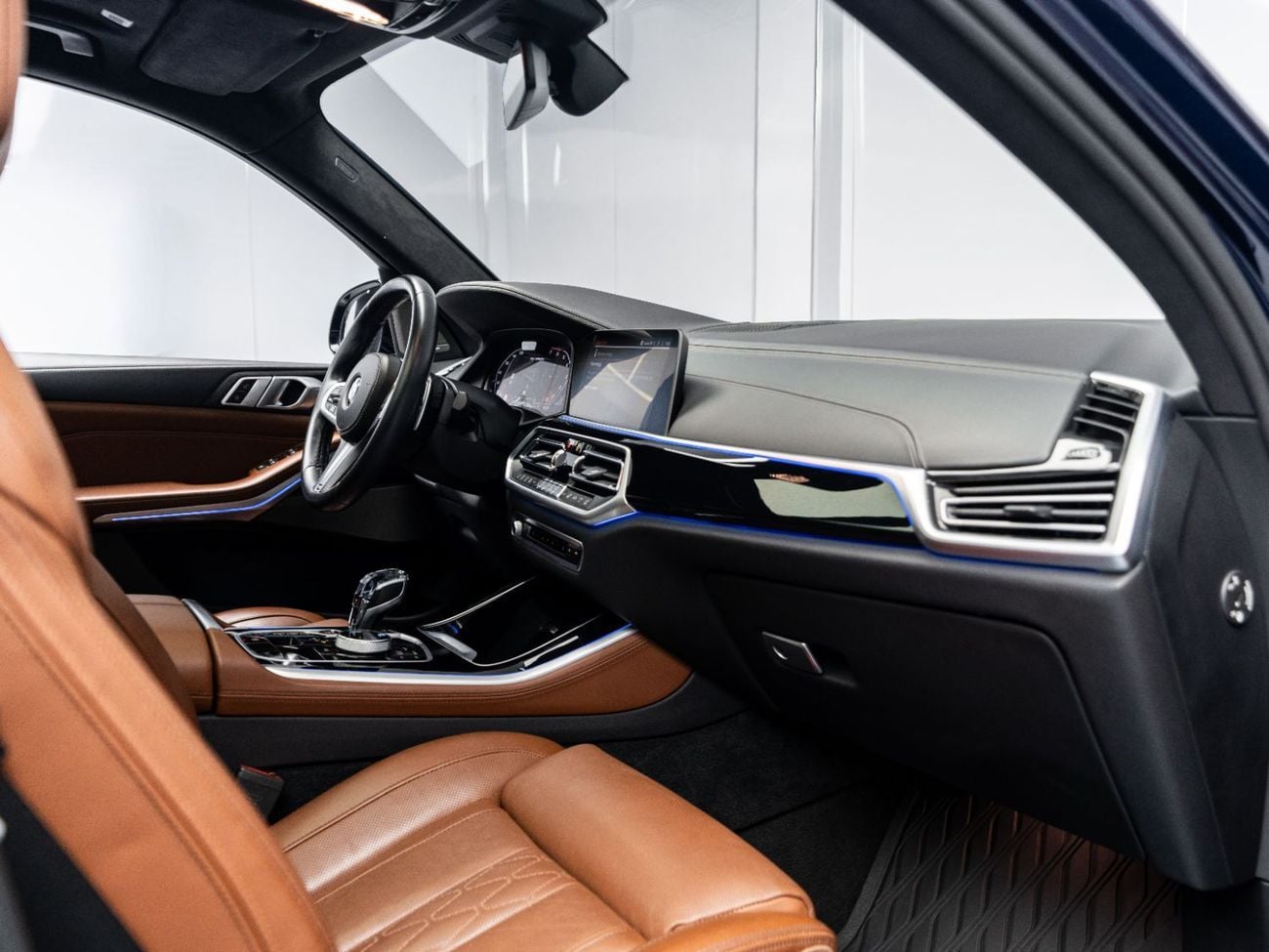 بي أم دبليو X5 M50i 4.4L 2022 BMW X5 M50i, 4.4L TC V8, AWD, 523 bhp, 8 Speed Automatic