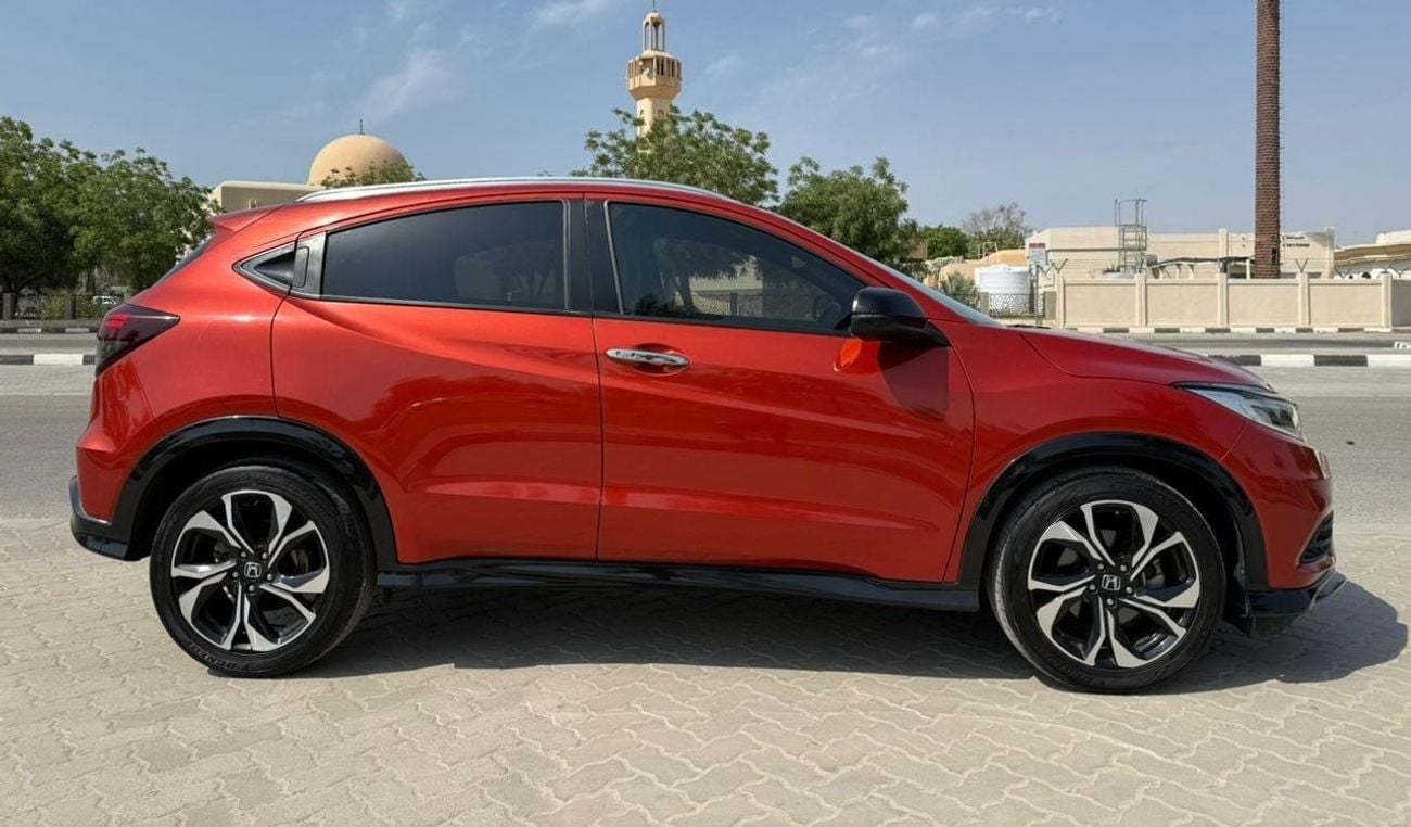 هوندا HRV HONDA HR-V ,FUEL PETROL ,ENGINE CAPACITY 1.8 LITER ,RIGHT HAND DRIVE