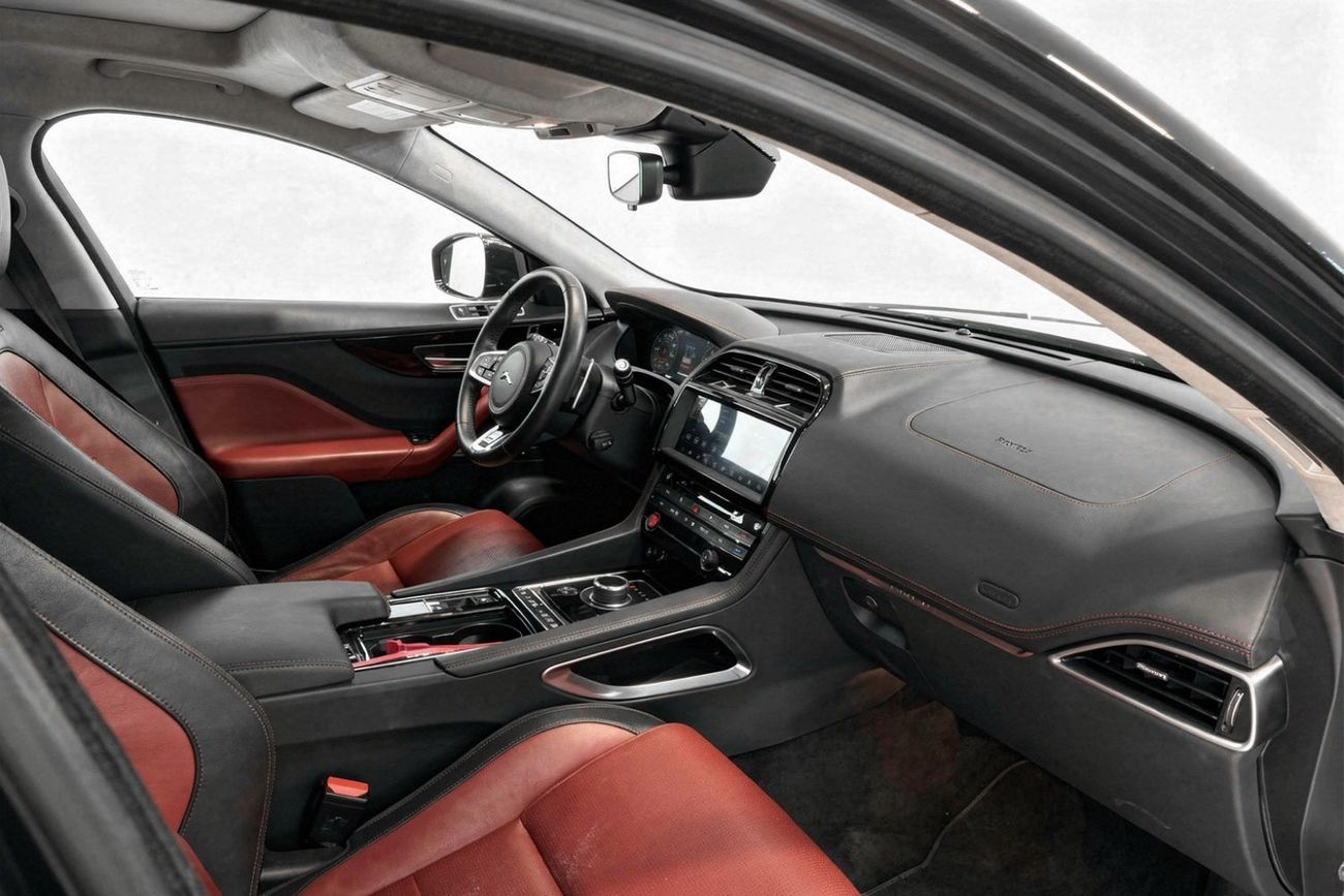 Jaguar F Pace R-Sport 2.0L AED 1,958 / Monthly l 0% Downpayment l R-Sport l 1 Year Warranty