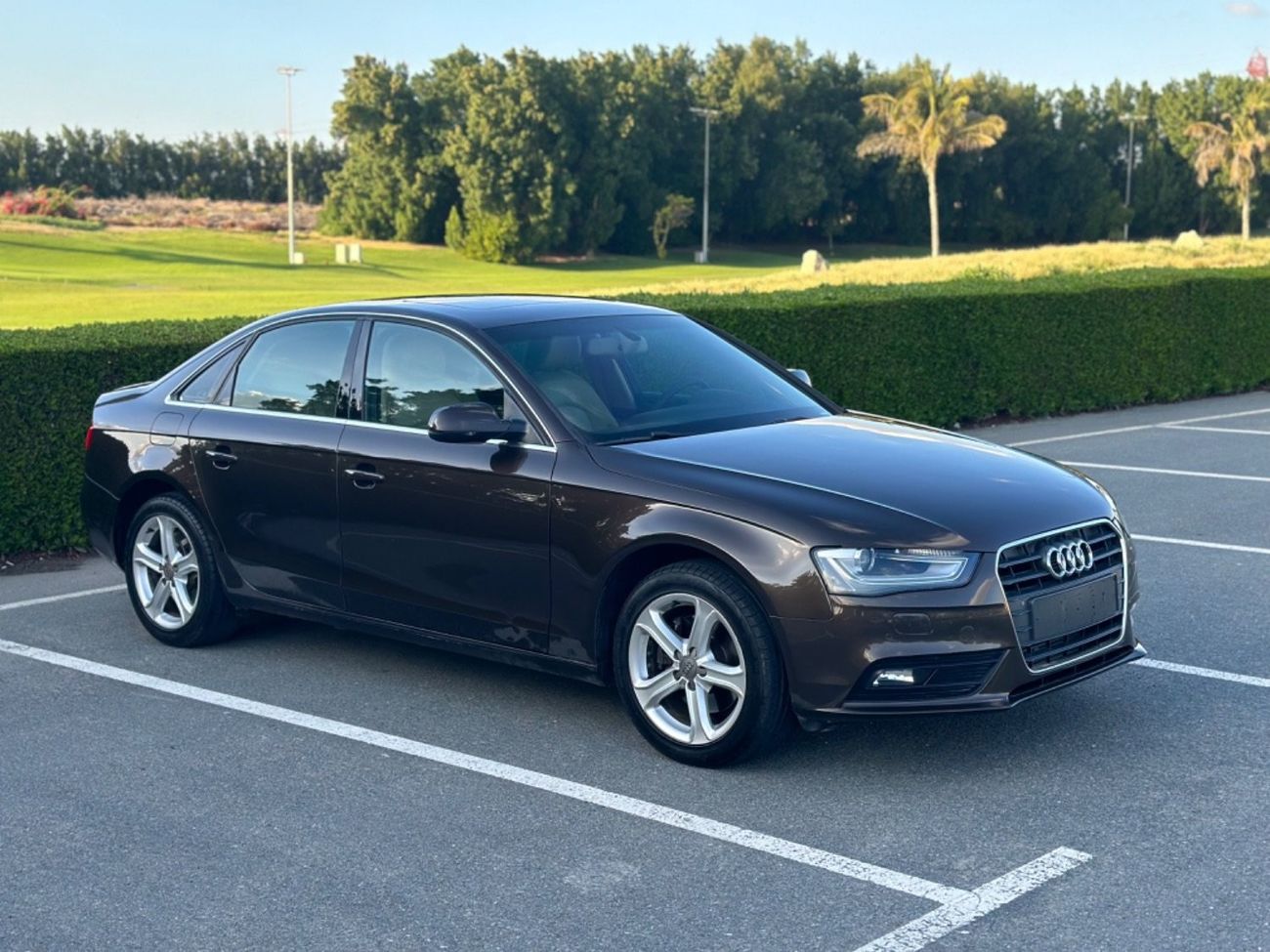 أودي A4 TFSI quattro S-لاين موديل 2015 خليجي فل مواصفات كرأسي جلد ومثبت سرعه وتحكم كهربي كأمل ونظام صوت ممتا