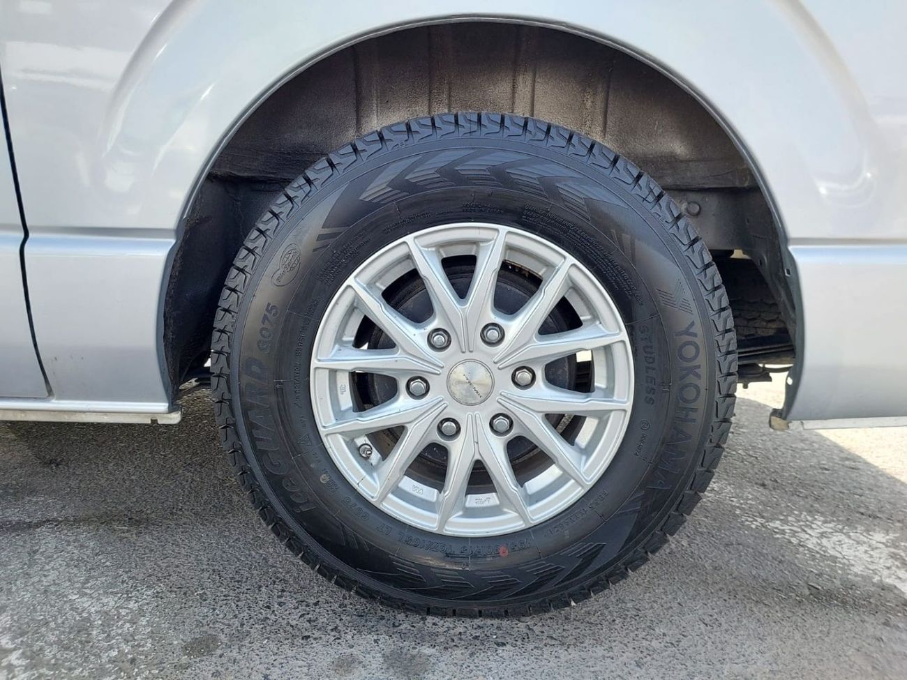 تويوتا هاياس (RAMADAN OFFER) TOYOTA HIACE VAN RHD 2013 MODEL 2.0 L PETROL AUTOMATIC(PM88710)