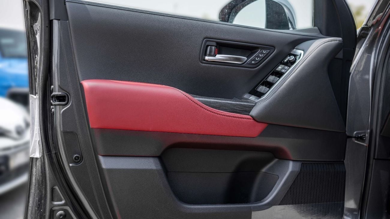 تويوتا لاند كروزر 2025 Toyota Land Cruiser VXR 3.5L AT Hybrid (Black-Red)