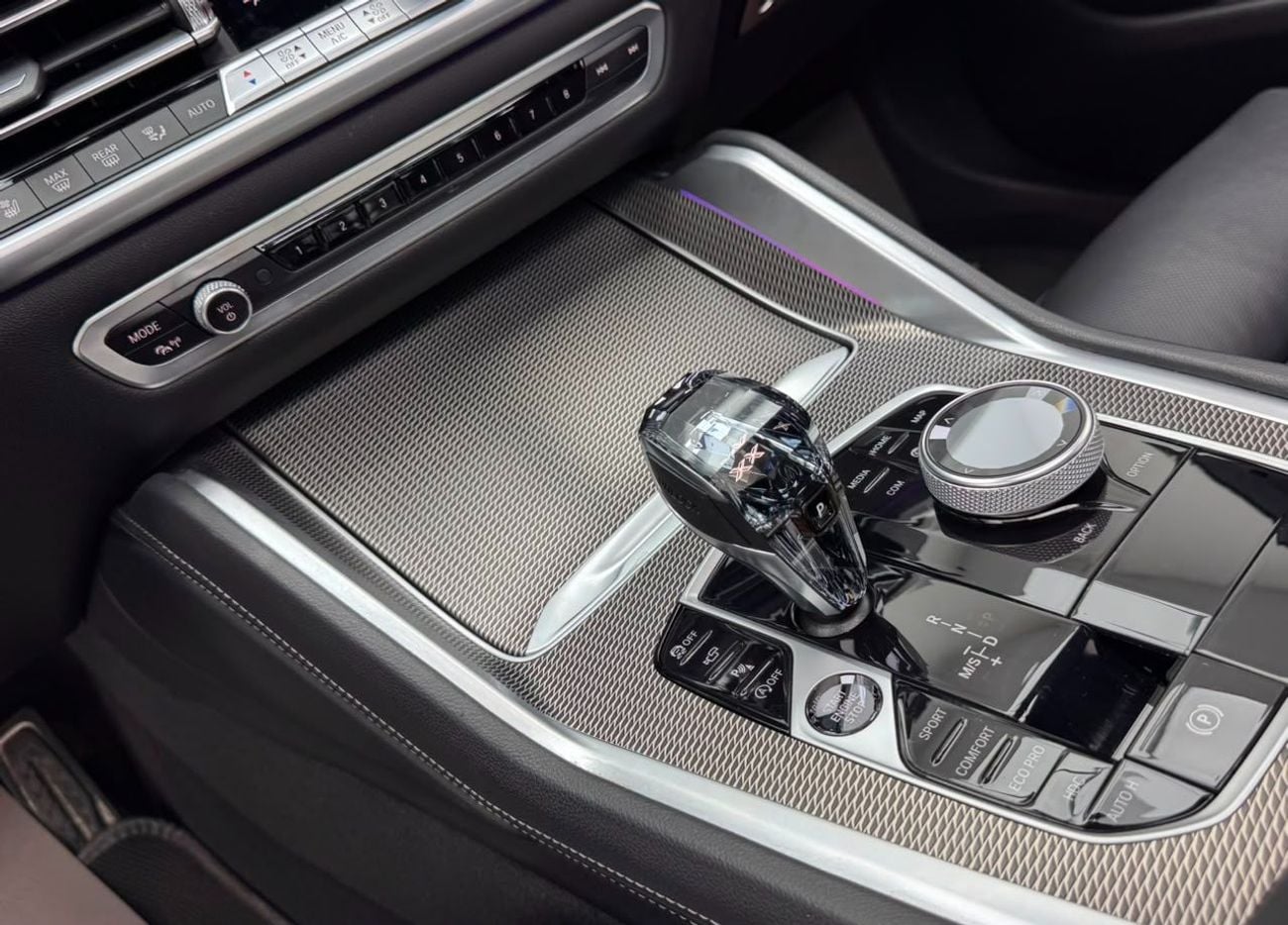 بي أم دبليو X6 40i M SPORT