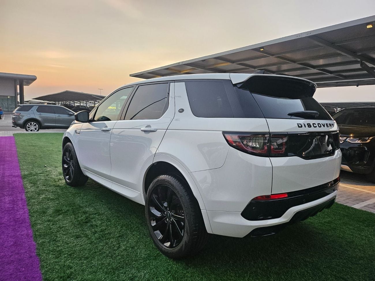 لاند روفر دسكفري سبورت R-DYNAMIC HSE P200