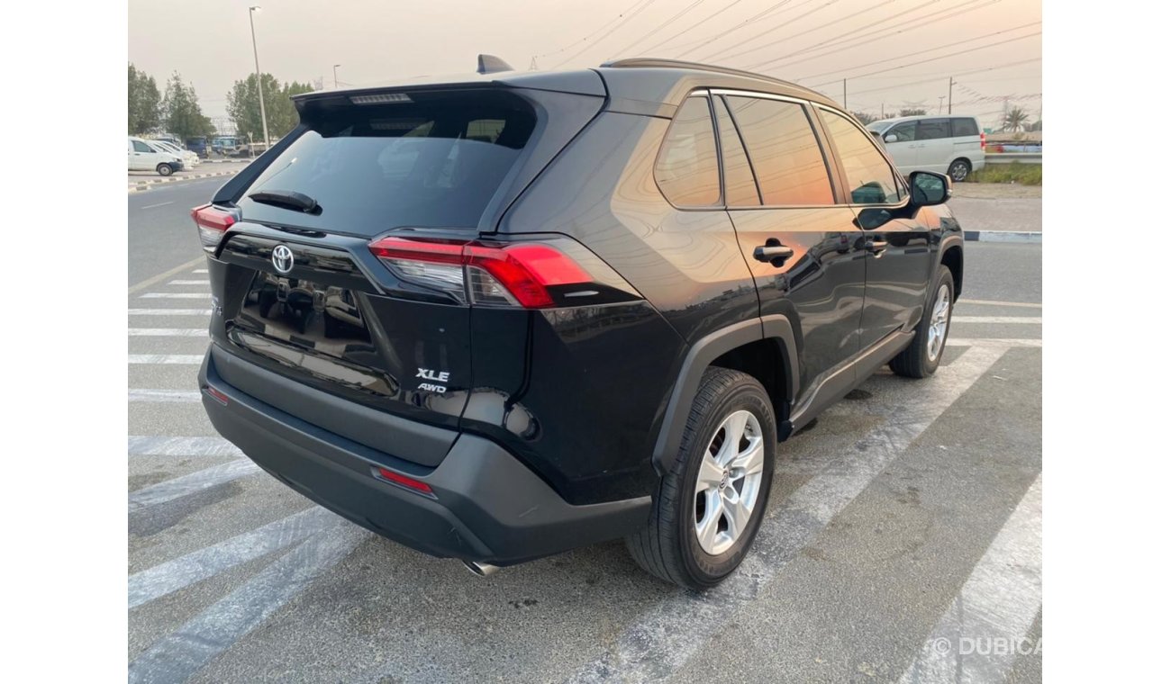 Toyota RAV4 2019 TOYOTA RAV 4 XLE AWD / FULL OPTION