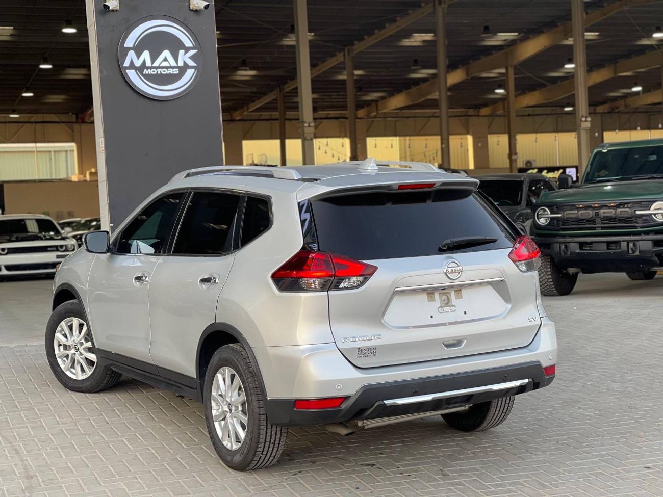 Nissan Rogue SV / V4 2.5L / RADAR / ROAD ASSIST / BIG SCREEN / 4X4 / RIMS / IN PERFECT CONDITION