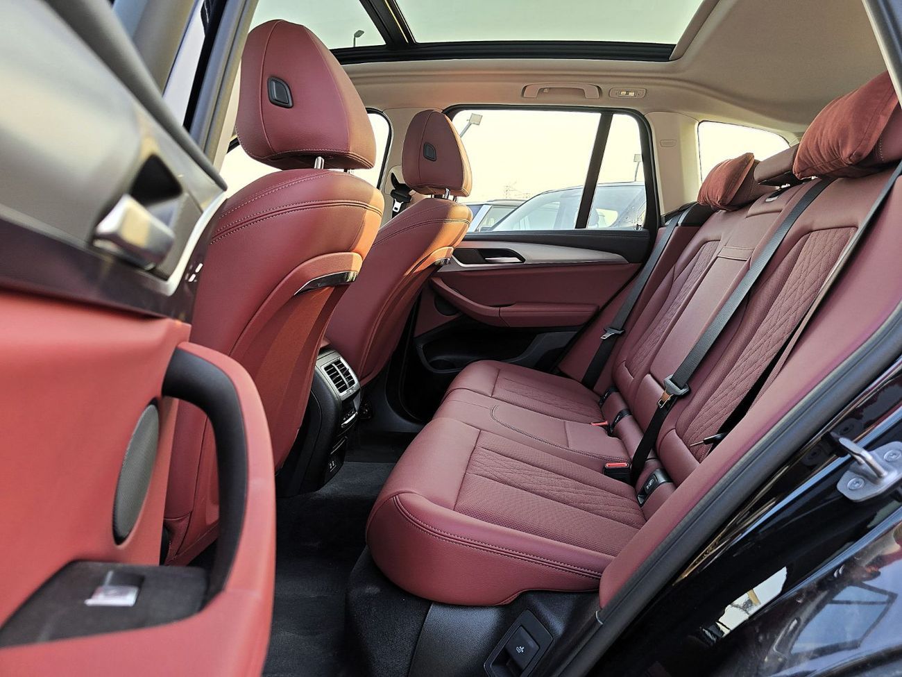 بي أم دبليو iX3 BMW iX3 Creative 2025 Model Black Color