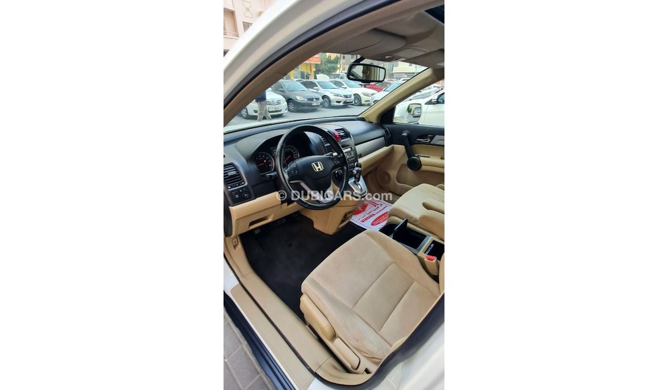 Honda CRV HONDA CRV GCC 2011 WITH SUNROOF