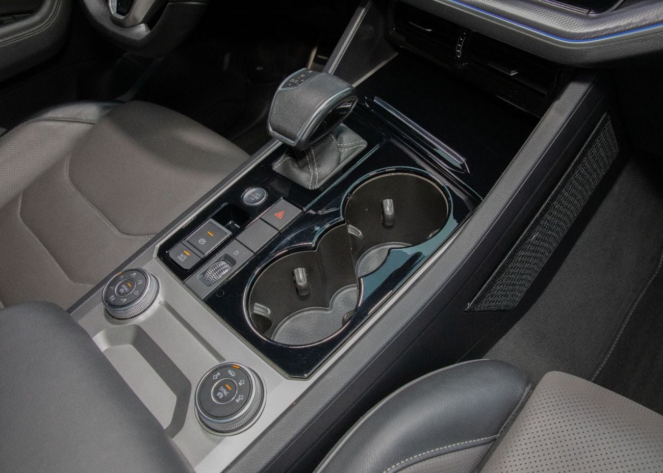 فولكس واجن طوارق R-Line 3.0L AWD