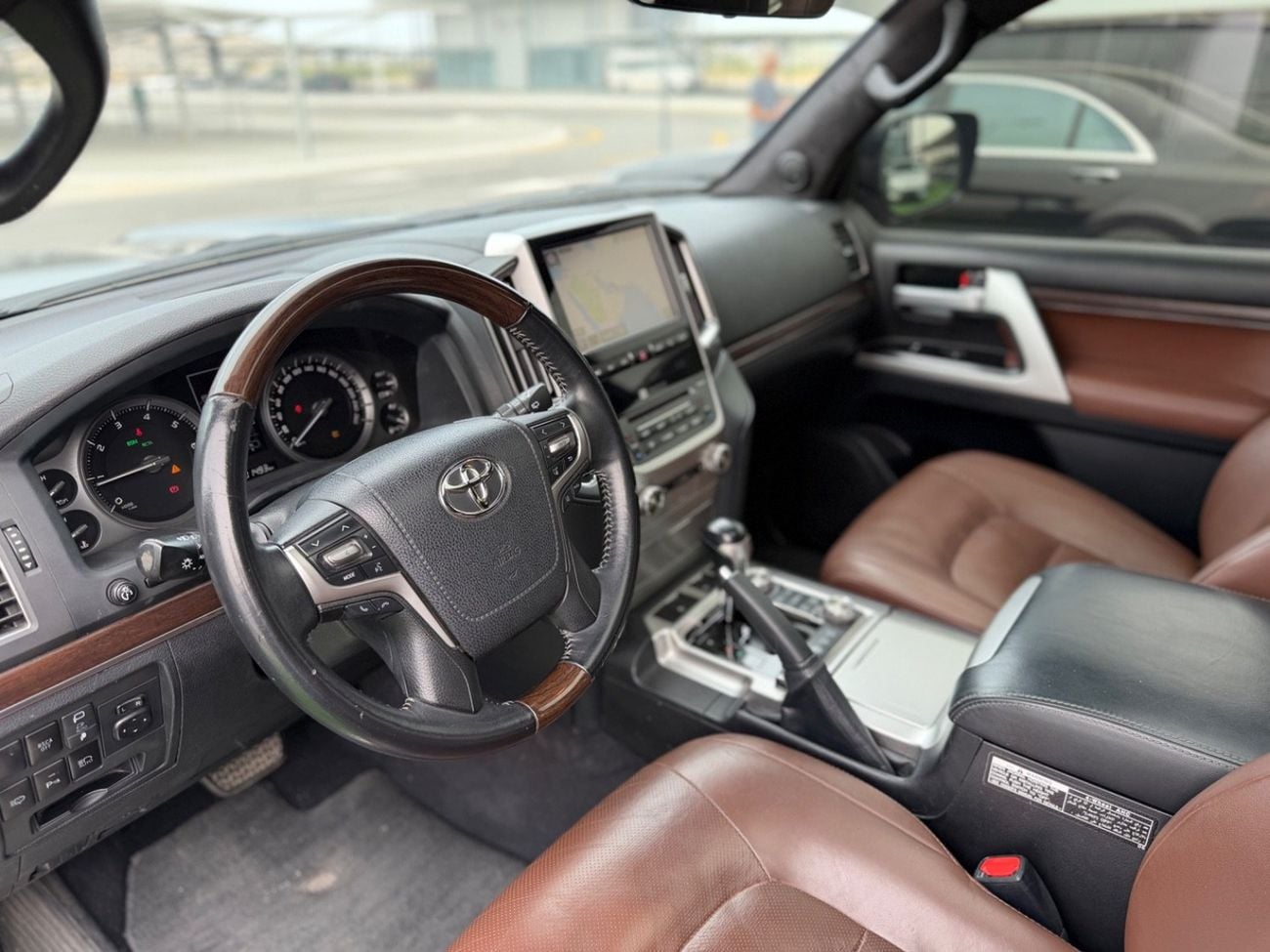 تويوتا لاند كروزر VXR+ 5.7L