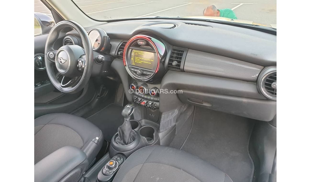 Mini Cooper John Cooper Works MINI COOPER 2017 GCC ORIGINAL PAINT - ALL SERVICE HISTORY AVAILABLE - PERFECT COND