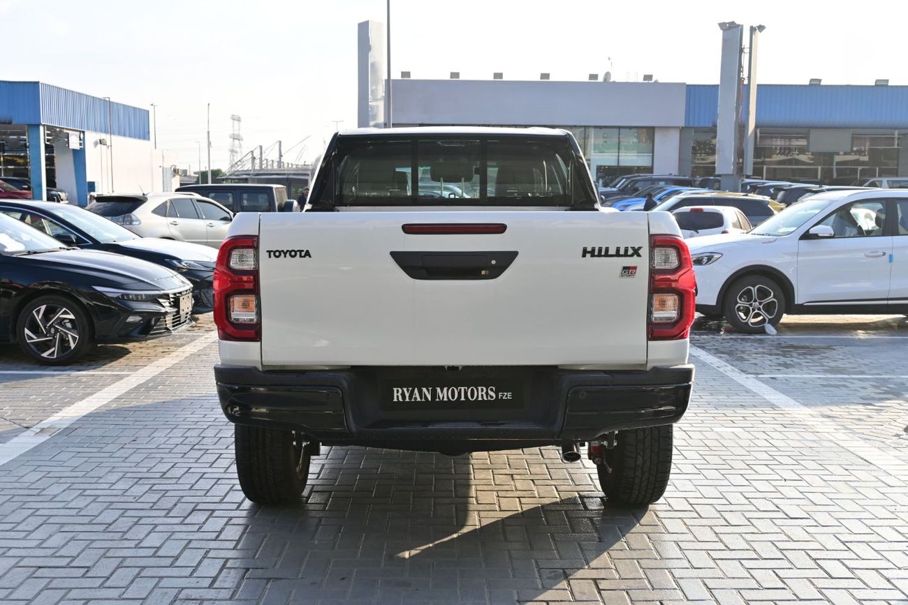 تويوتا هيلوكس Toyota Hilux GR Sport 4.0L V6, Petrol, 4WD, Pickup Color White Model 2025