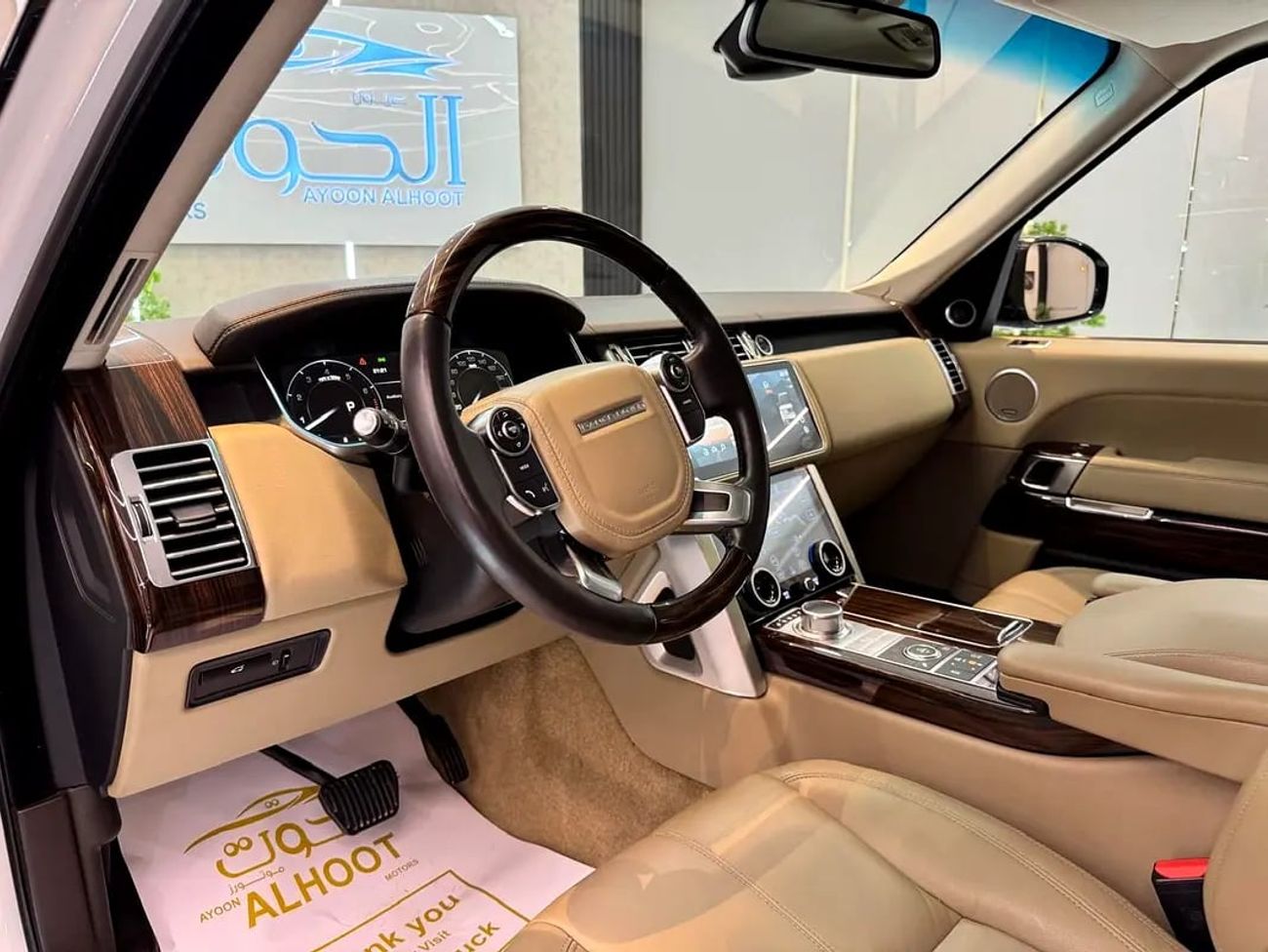 لاند روفر رينج روفر Autobiography SV 5.0L AMAZING VOGUE SV DESIGN || V8 SUPERCHARGED || GCC || PERFECT CONDITION