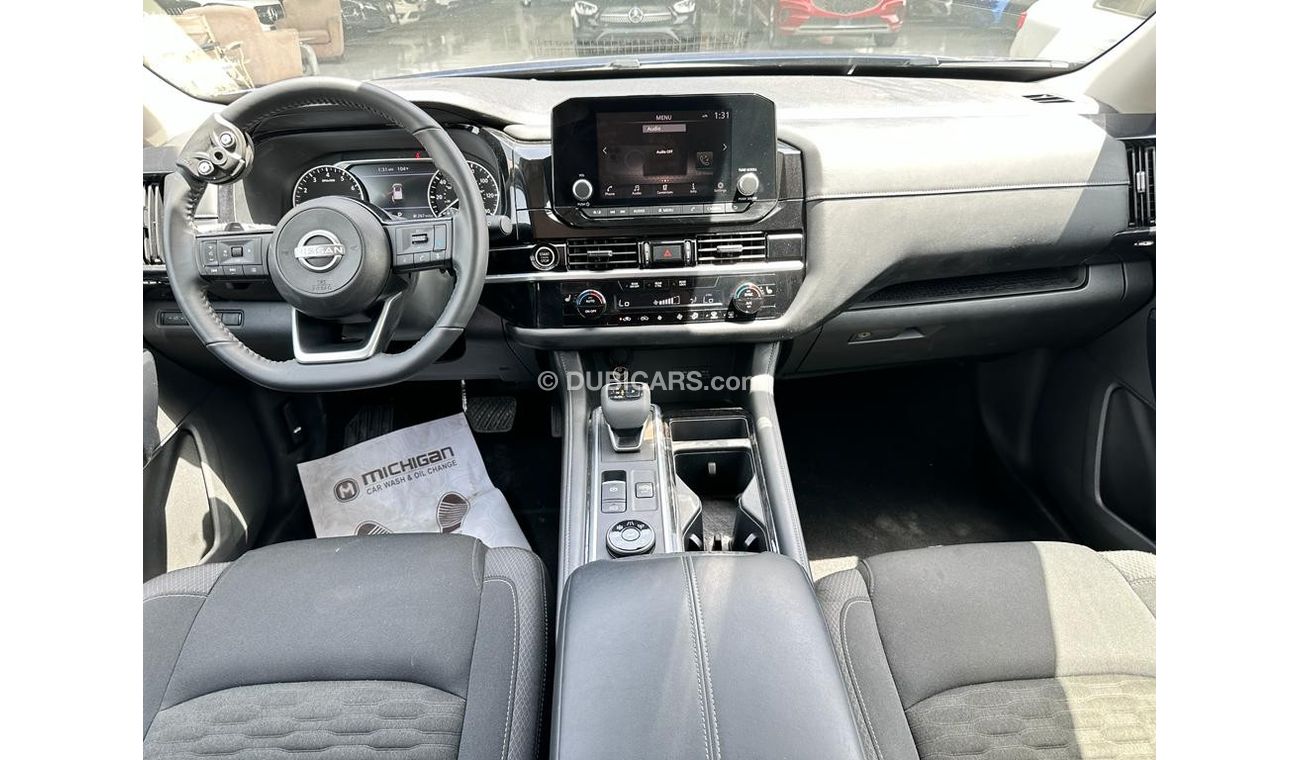 Nissan Pathfinder SV