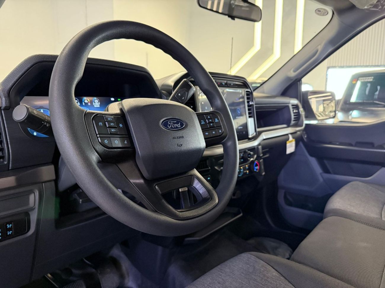 فورد F 150 XLT 5.0L Single Cab Utility (3 Seater) 2024 F150 FX4 One Cabin - 5 years warranty -5 years service c