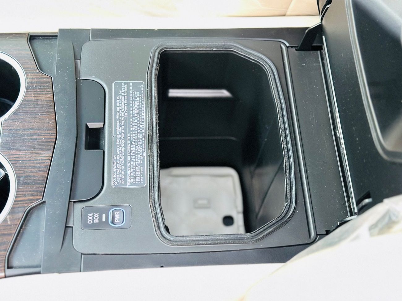 تويوتا لاند كروزر GXR 4.0L (271 HP) 4WD