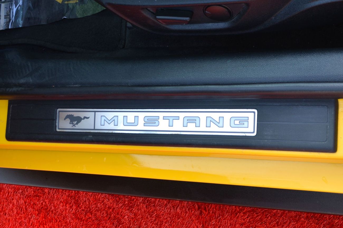 Ford Mustang BUMBLEBEE YELLOW BEAST