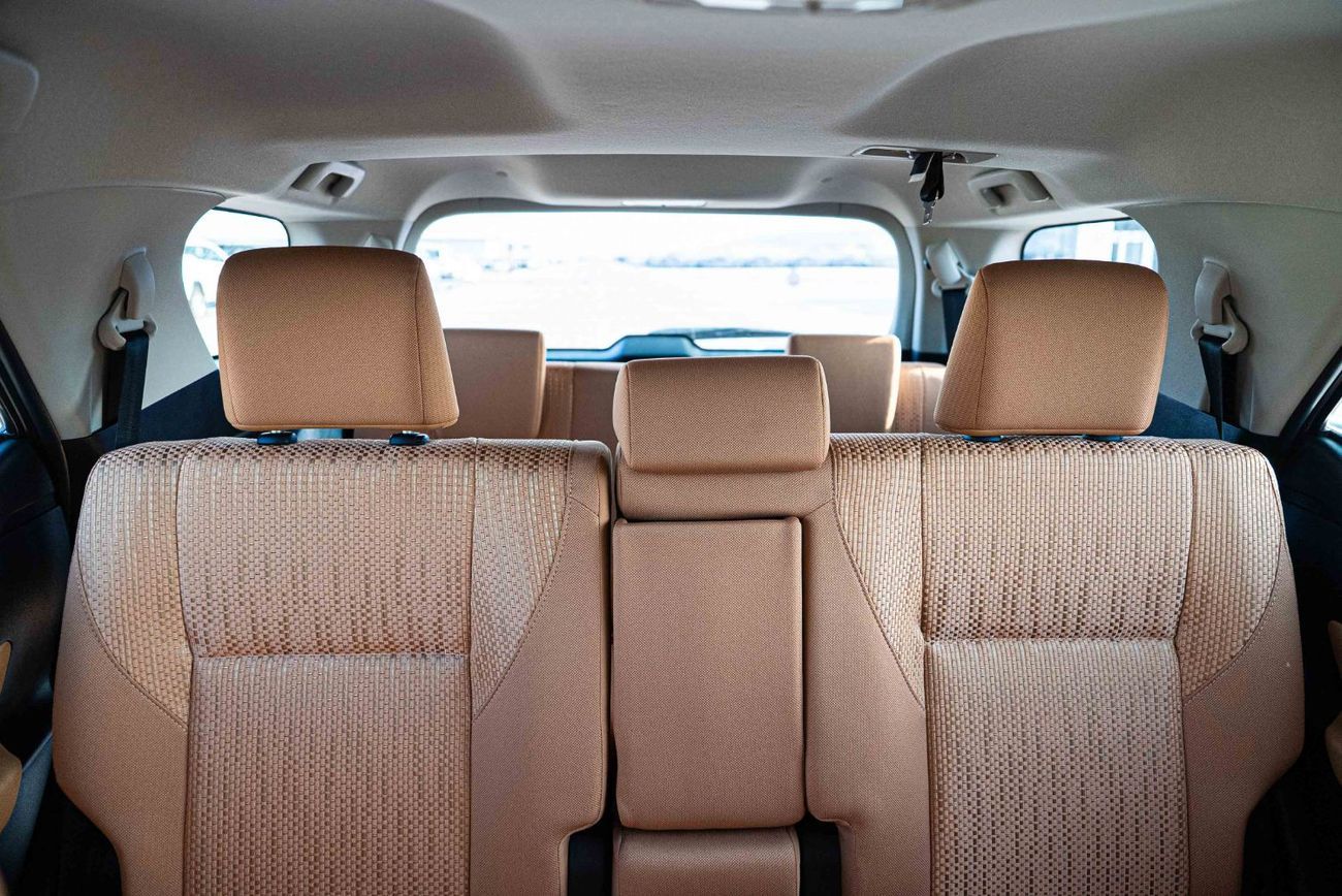 Toyota Fortuner 2.7 - Silver Metallic Inside Chamois | Export Only