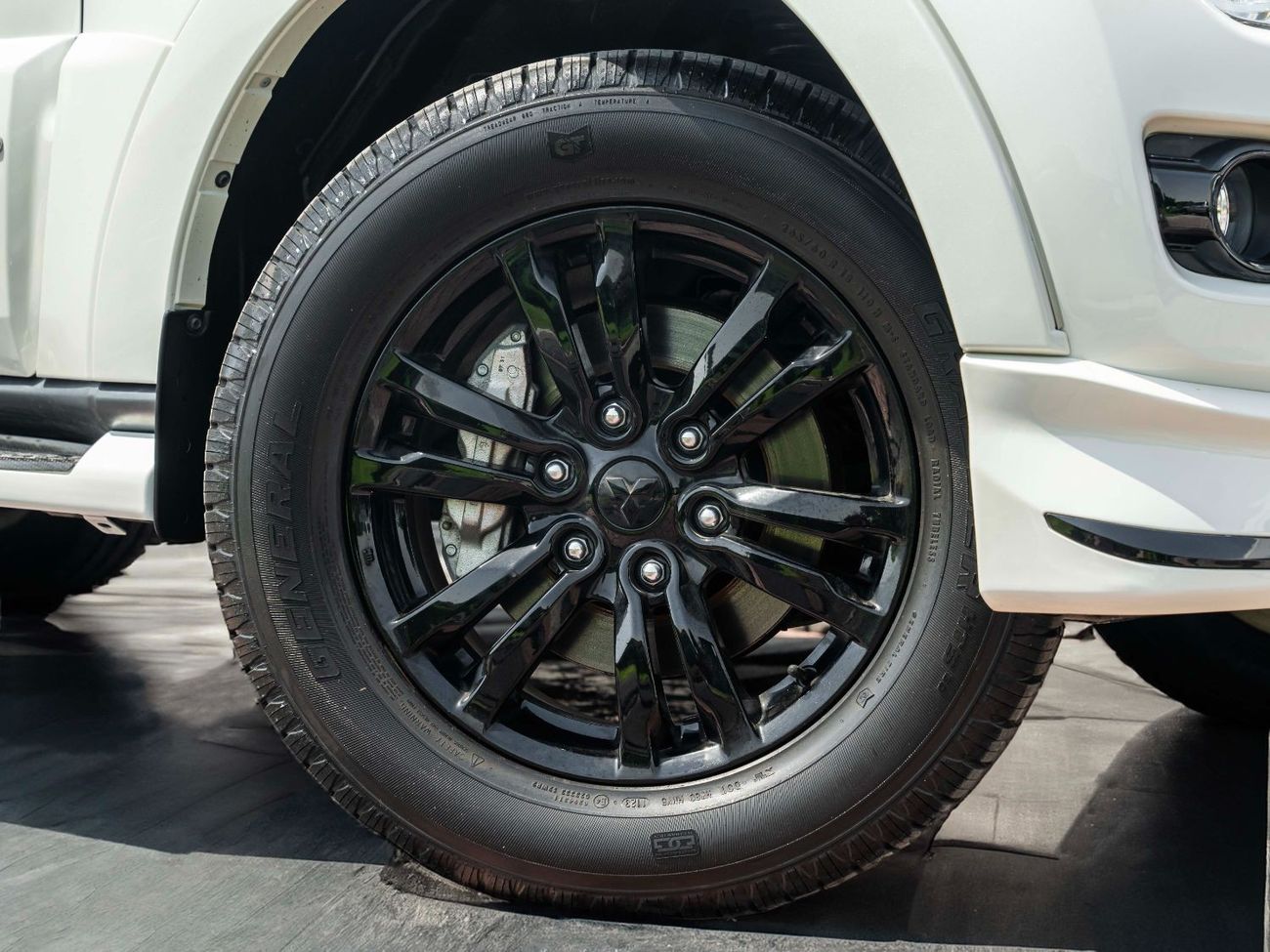 ميتسوبيشي باجيرو AED 2,044 PM • 3.8L PAJERO SIGNATURE - FINAL EDITION • ZERO KMS • MITSUBISHI WARRANTY UNTIL 2027